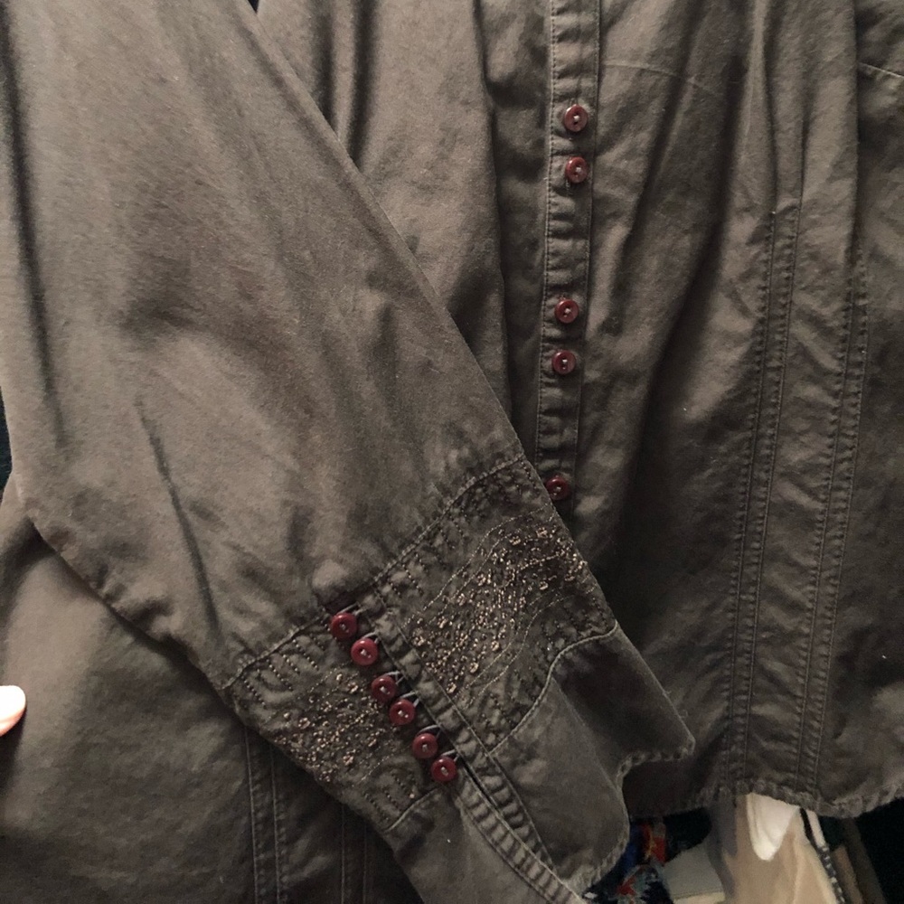 Button down shirt - Picture 2 of 5